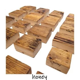 Mobile Preview: Holzmusterklötze Bohle aus Massivholz / Altholz / Gerüstbohlen Farbe honey